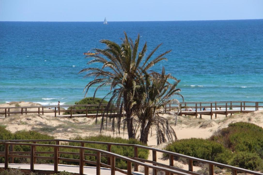 Bonita Casa En Urbanizacion Privada Muy Cerca Del Mar Y De Alicante غران ألاكانت المظهر الخارجي الصورة