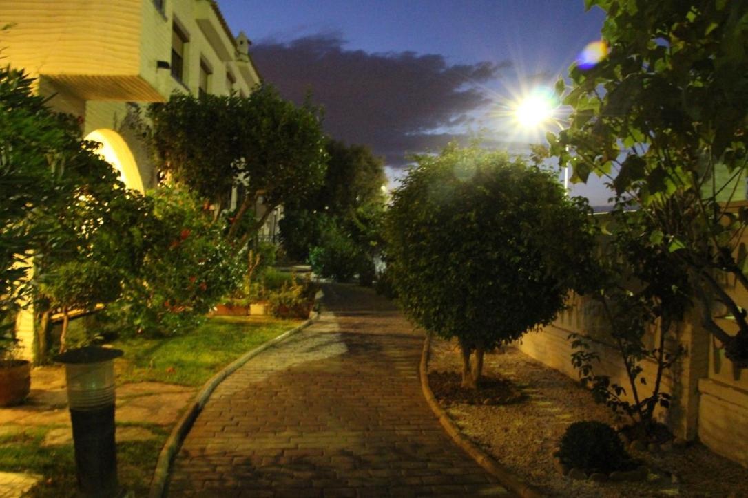 Bonita Casa En Urbanizacion Privada Muy Cerca Del Mar Y De Alicante غران ألاكانت المظهر الخارجي الصورة